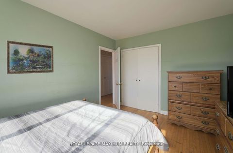 Photo 15 at 149 Leighland Avenue, CP College Park, Oakville