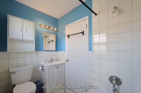 Photo 20 at 149 Leighland Avenue, CP College Park, Oakville