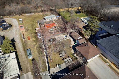 Photo 27 at 149 Leighland Avenue, CP College Park, Oakville