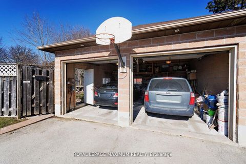 Photo 29 at 149 Leighland Avenue, CP College Park, Oakville