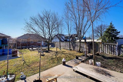 Photo 31 at 149 Leighland Avenue, CP College Park, Oakville