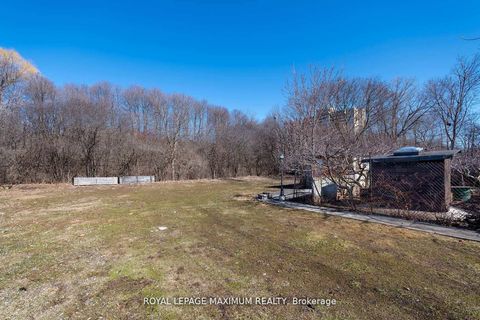 Photo 34 at 149 Leighland Avenue, CP College Park, Oakville