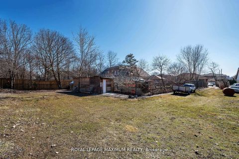 Photo 35 at 149 Leighland Avenue, CP College Park, Oakville