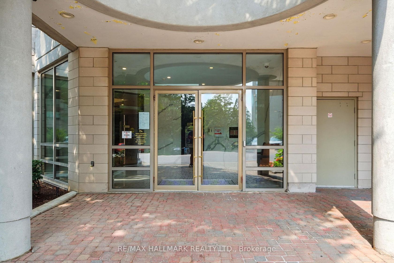 Photo 2 at 2002 - 215 Wynford Drive, Flemingdon Park, Toronto Photo 2 at 2002 - 215 Wynford Drive, Flemingdon Park, Toronto