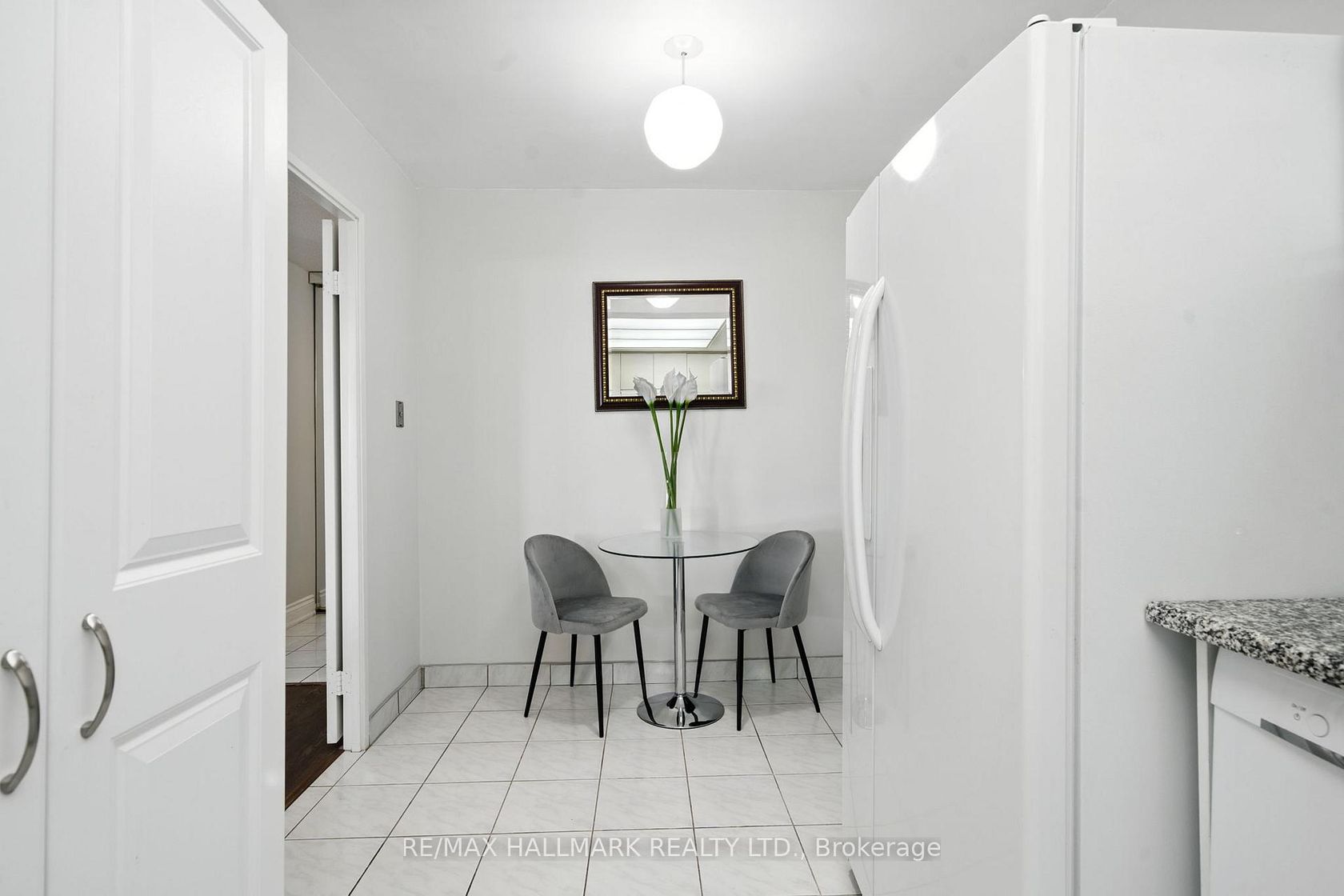 Photo 14 at 2002 - 215 Wynford Drive, Flemingdon Park, Toronto Photo 14 at 2002 - 215 Wynford Drive, Flemingdon Park, Toronto