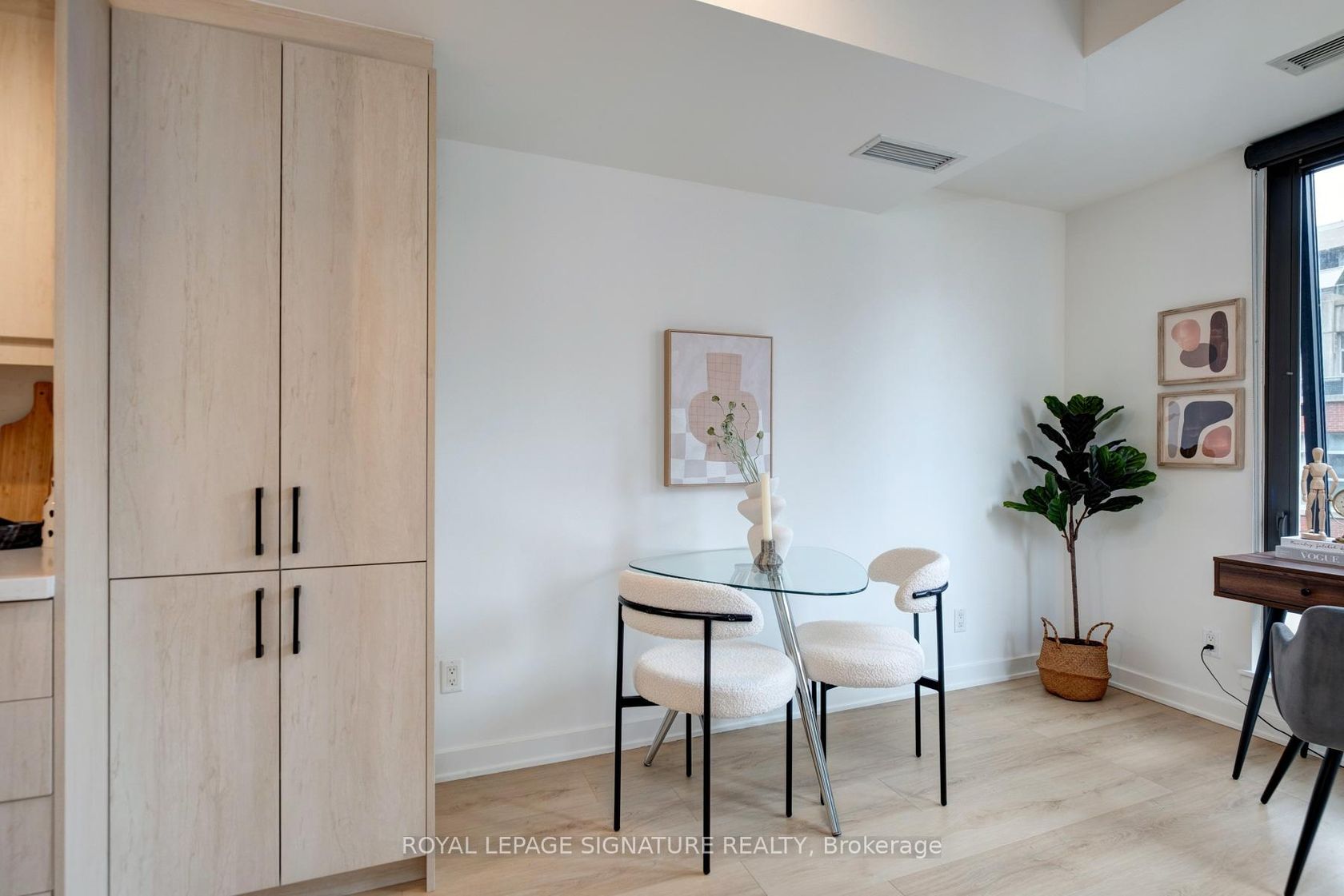 Photo 7 at 704 - 32 Camden Street, Waterfront Communities C1, Toronto Photo 7 at 704 - 32 Camden Street, Waterfront Communities C1, Toronto