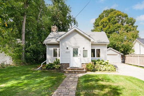 Photo 2 at 2108 Victoria Street, Stroud, Innisfil Photo 2 at 2108 Victoria Street, Stroud, Innisfil