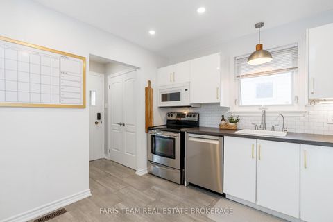 Photo 9 at 32 Burbank Place, Wellington, Barrie