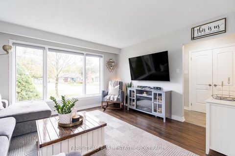 Photo 14 at 32 Burbank Place, Wellington, Barrie