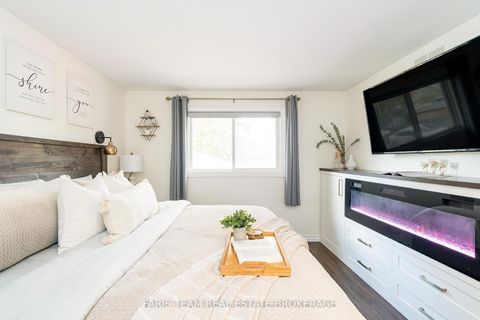 Photo 17 at 32 Burbank Place, Wellington, Barrie