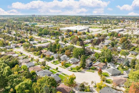 Photo 46 at 32 Burbank Place, Wellington, Barrie