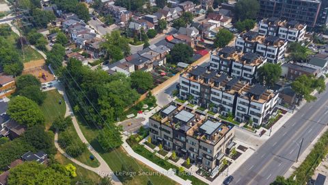 Photo 4 at TH 22 - 40 Ed Clark Gardens, Pellam Park, Toronto