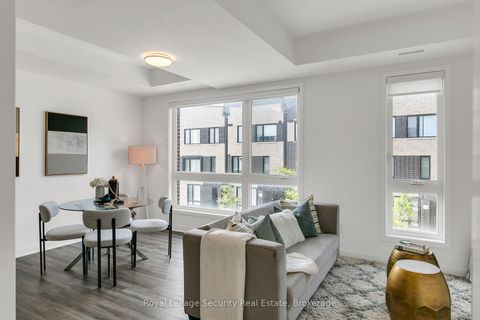 Photo 6 at TH 22 - 40 Ed Clark Gardens, Pellam Park, Toronto