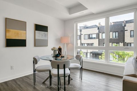 Photo 13 at TH 22 - 40 Ed Clark Gardens, Pellam Park, Toronto