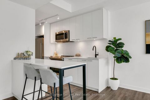 Photo 16 at TH 22 - 40 Ed Clark Gardens, Pellam Park, Toronto