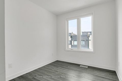 Photo 28 at TH 22 - 40 Ed Clark Gardens, Pellam Park, Toronto