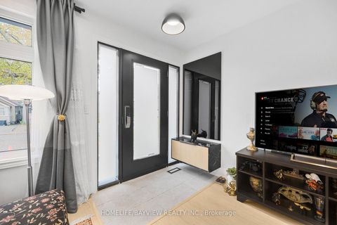 Photo 4 at 9 Kenworthy Avenue, Oakridge, Toronto