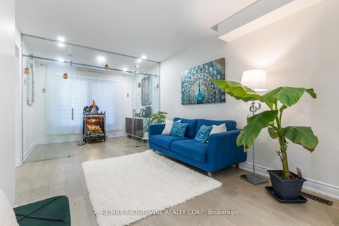 Photo 8 at 1118 Avondale Drive, WC Wedgewood Creek, Oakville