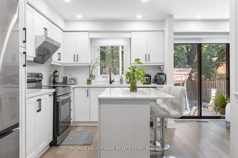 Photo 9 at 1118 Avondale Drive, WC Wedgewood Creek, Oakville