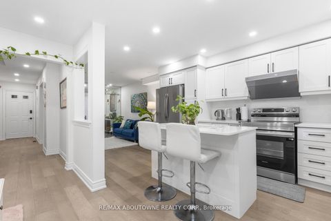 Photo 11 at 1118 Avondale Drive, WC Wedgewood Creek, Oakville