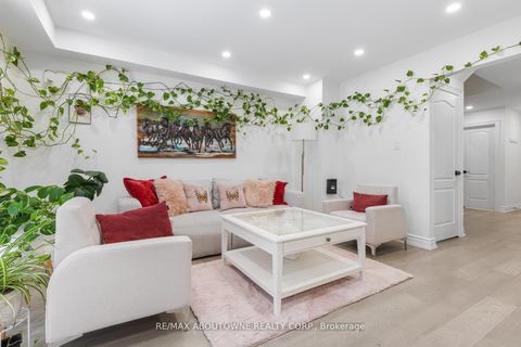 Photo 16 at 1118 Avondale Drive, WC Wedgewood Creek, Oakville