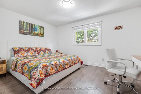 Photo 18 at 1118 Avondale Drive, WC Wedgewood Creek, Oakville