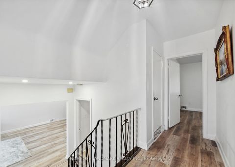 Photo 7 at 174 Pannahill Road, Bathurst Manor, Toronto