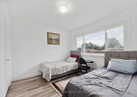 Photo 9 at 174 Pannahill Road, Bathurst Manor, Toronto