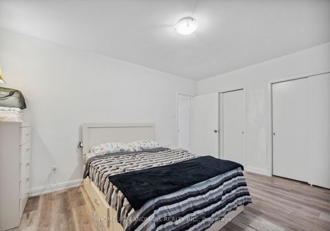 Photo 10 at 174 Pannahill Road, Bathurst Manor, Toronto