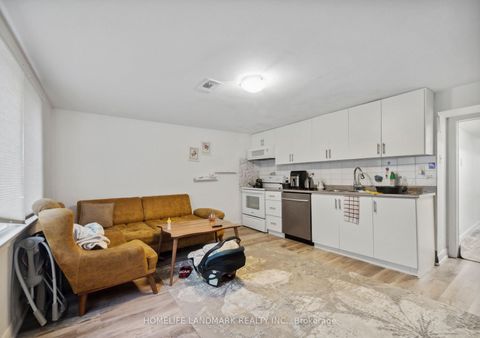 Photo 15 at 174 Pannahill Road, Bathurst Manor, Toronto