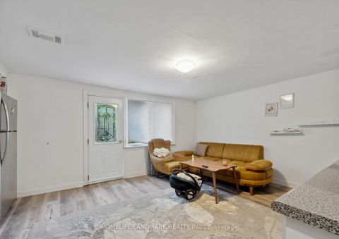 Photo 16 at 174 Pannahill Road, Bathurst Manor, Toronto