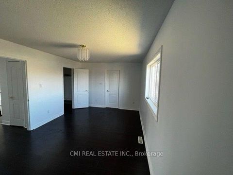 Photo 2 at 85 Watkins Glen Crescent, Bayview Wellington, Aurora