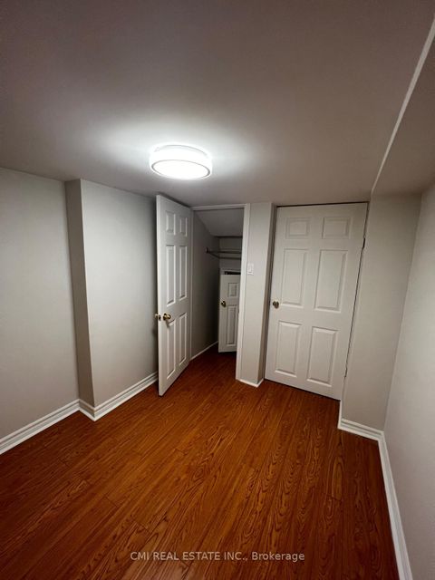 Photo 12 at 85 Watkins Glen Crescent, Bayview Wellington, Aurora