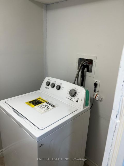 Photo 16 at 85 Watkins Glen Crescent, Bayview Wellington, Aurora