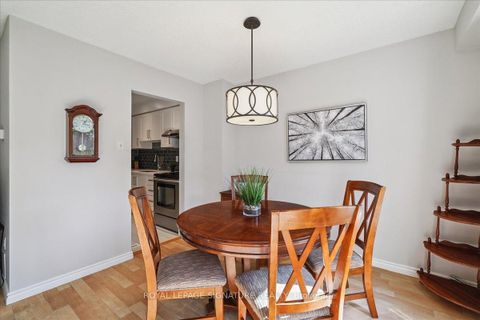 Photo 5 at 52 - 1131 Sandhurst Circle, Agincourt North, Toronto