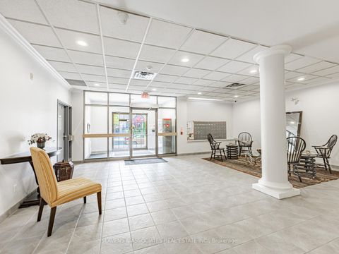 Photo 2 at 216 - 211 Randolph Road, Leaside, Toronto