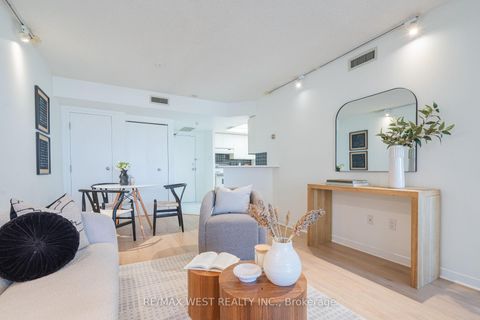 Photo 3 at 2002 - 1001 Bay Street, Bay Street Corridor, Toronto