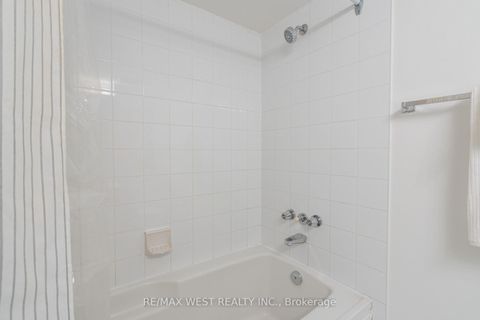 Photo 17 at 2002 - 1001 Bay Street, Bay Street Corridor, Toronto