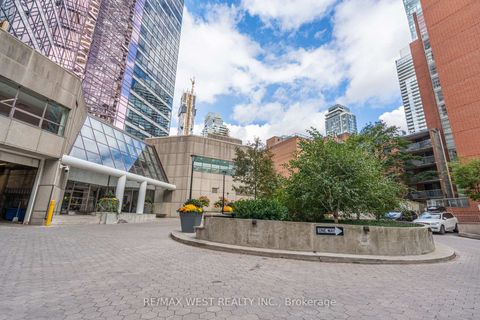 Photo 36 at 2002 - 1001 Bay Street, Bay Street Corridor, Toronto