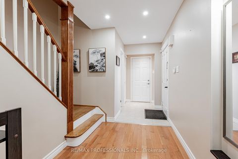 Photo 7 at 125 Kersey Crescent, North Richvale, Richmond Hill