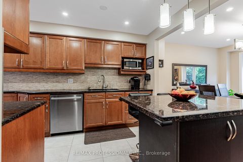 Photo 8 at 125 Kersey Crescent, North Richvale, Richmond Hill