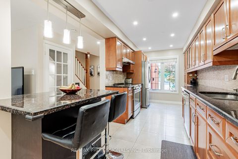 Photo 9 at 125 Kersey Crescent, North Richvale, Richmond Hill