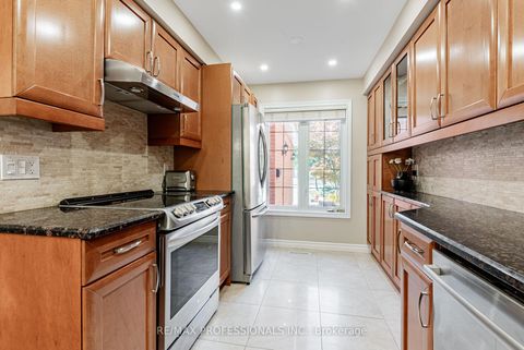 Photo 10 at 125 Kersey Crescent, North Richvale, Richmond Hill