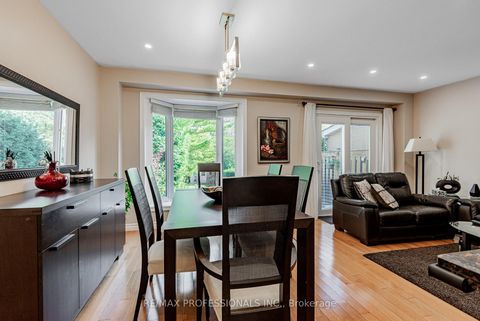 Photo 13 at 125 Kersey Crescent, North Richvale, Richmond Hill