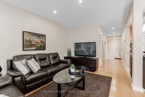 Photo 16 at 125 Kersey Crescent, North Richvale, Richmond Hill