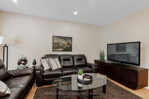 Photo 17 at 125 Kersey Crescent, North Richvale, Richmond Hill