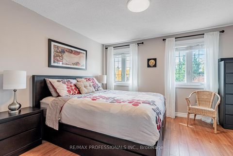 Photo 22 at 125 Kersey Crescent, North Richvale, Richmond Hill