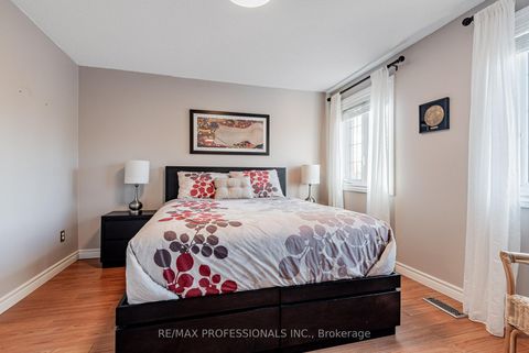 Photo 23 at 125 Kersey Crescent, North Richvale, Richmond Hill