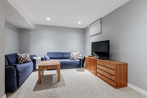 Photo 30 at 125 Kersey Crescent, North Richvale, Richmond Hill