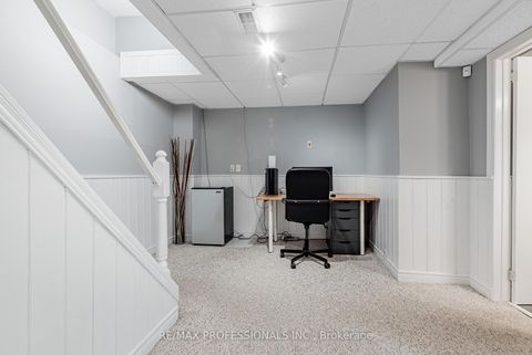 Photo 31 at 125 Kersey Crescent, North Richvale, Richmond Hill